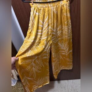 Sunny Leaf Print Wide Leg Pants